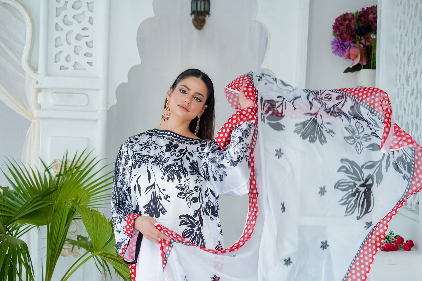 Laal-o-Siyah—3PC Charmeuse silk