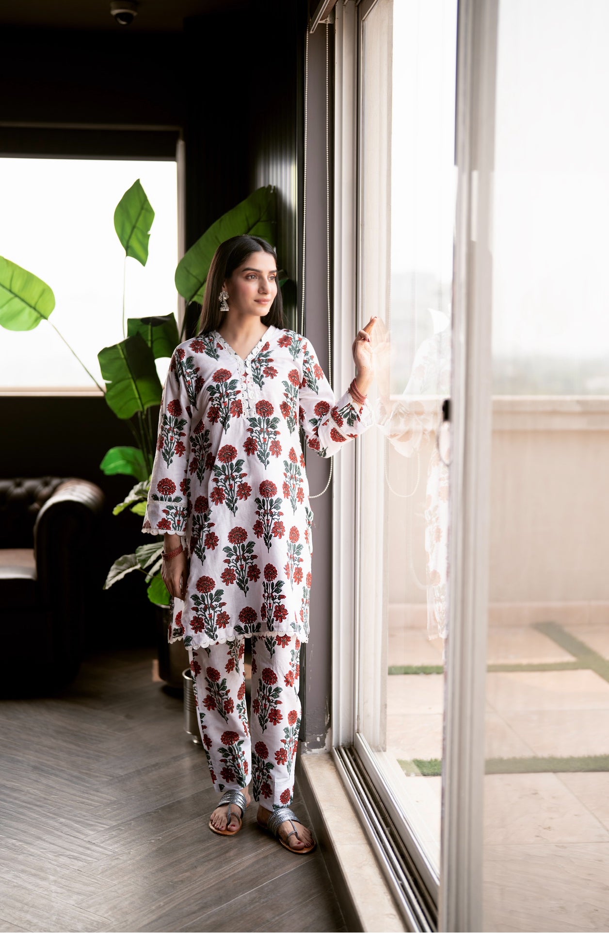 Nazrana-e-Gul 2pc printed Lawn